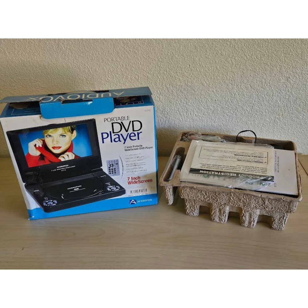 Audiovox D1718 Portable DVD Player 7 Inch Widescreen Black